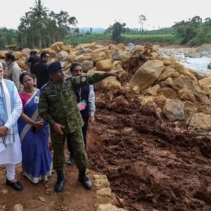 PM Modi visits Wayanad, Surveys landslide damage and meets survivors Markable news